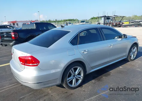 2014 Volkswagen Passat 2.0L Tdi Sel Premium z USA, uszkodzony, nr VIN 1VWCN7A36EC040750